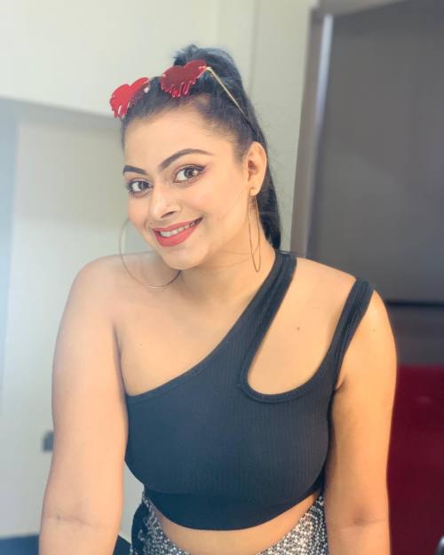 Manhiru Ranshinghe Hiruni Ranasinghe Biography Birthday Age Family Photos and Videos ...