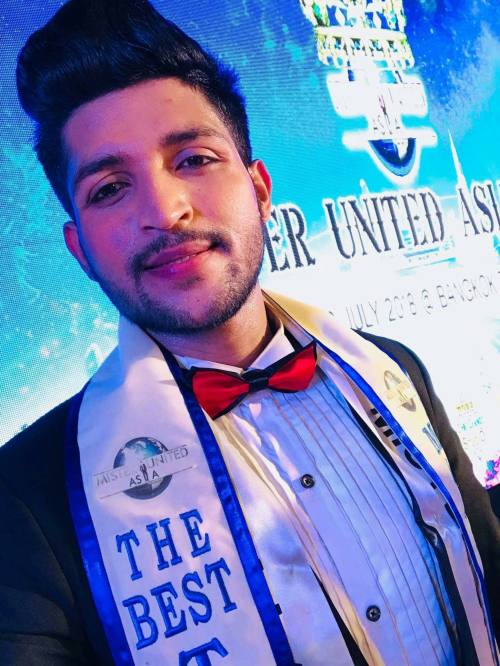 Hashan Rathnayake Biography Birthday Age Family Photos and Videos ...