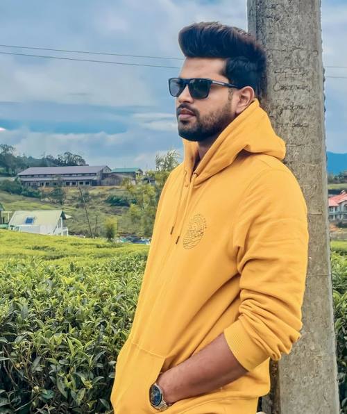 Gayan Gunawardana Biography Birthday Age Family Photos and Videos ...