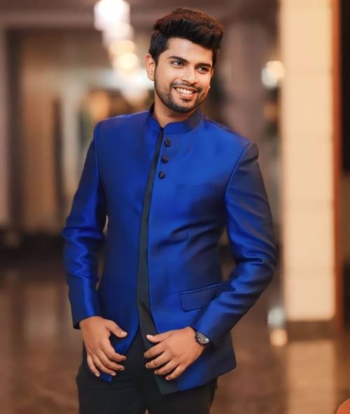 Gayan Gunawardana Biography Birthday Age Family Photos and Videos ...