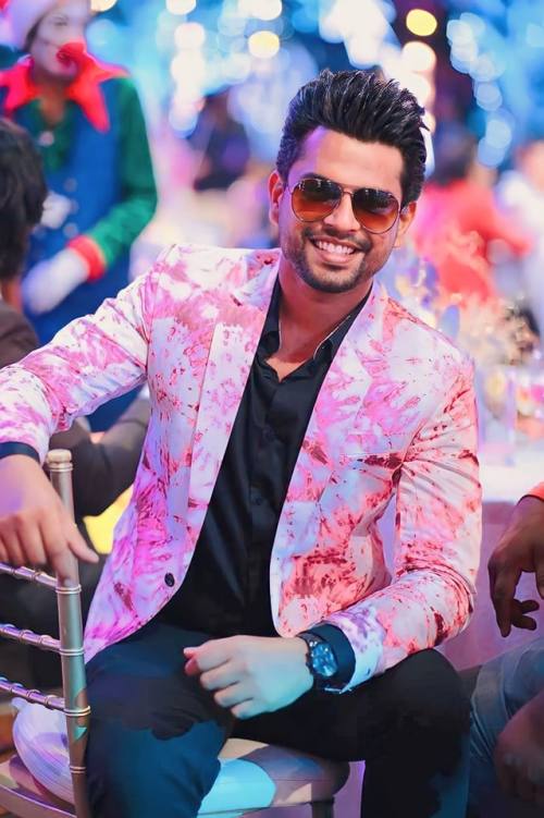 Gayan Gunawardana Biography Birthday Age Family Photos and Videos ...